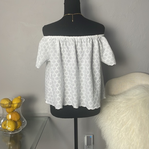 Trafaluc White  Short Top - Picture 7 of 8